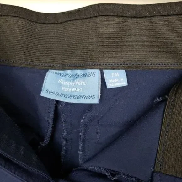 Simply Vera Vera Wang petite navy shorts size medium - Picture 3 of 11